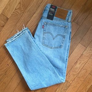 NWT Straight Leg Levi’s